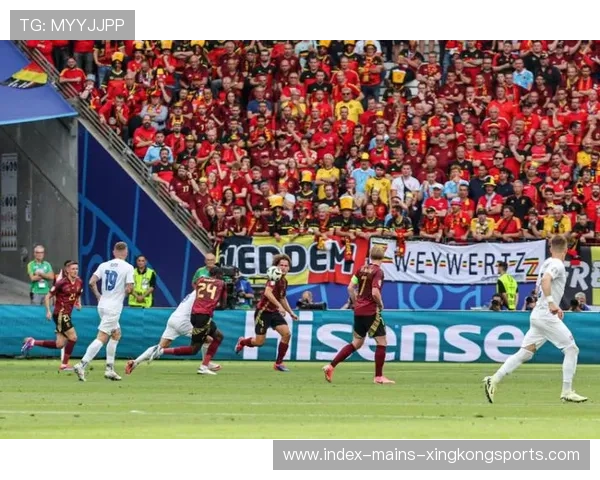 卢卡库门前强打扳平比分，比利时前场表现强硬